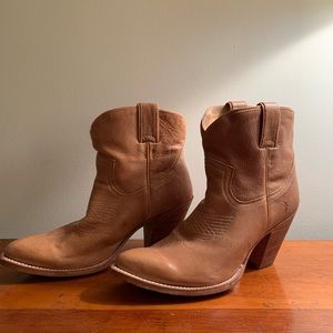 Frye Western Short Boots, Womens 9